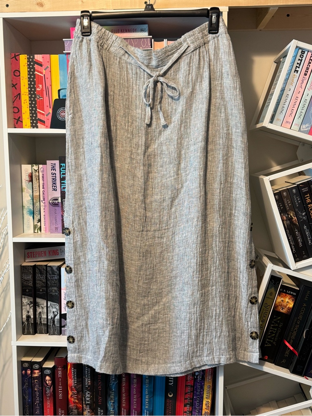 Tahari Light Gray Linen-Blend Midi Skirt with Side Buttons